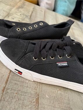 Tommy Hilfiger Black and White Low-Top Women's Sneakers